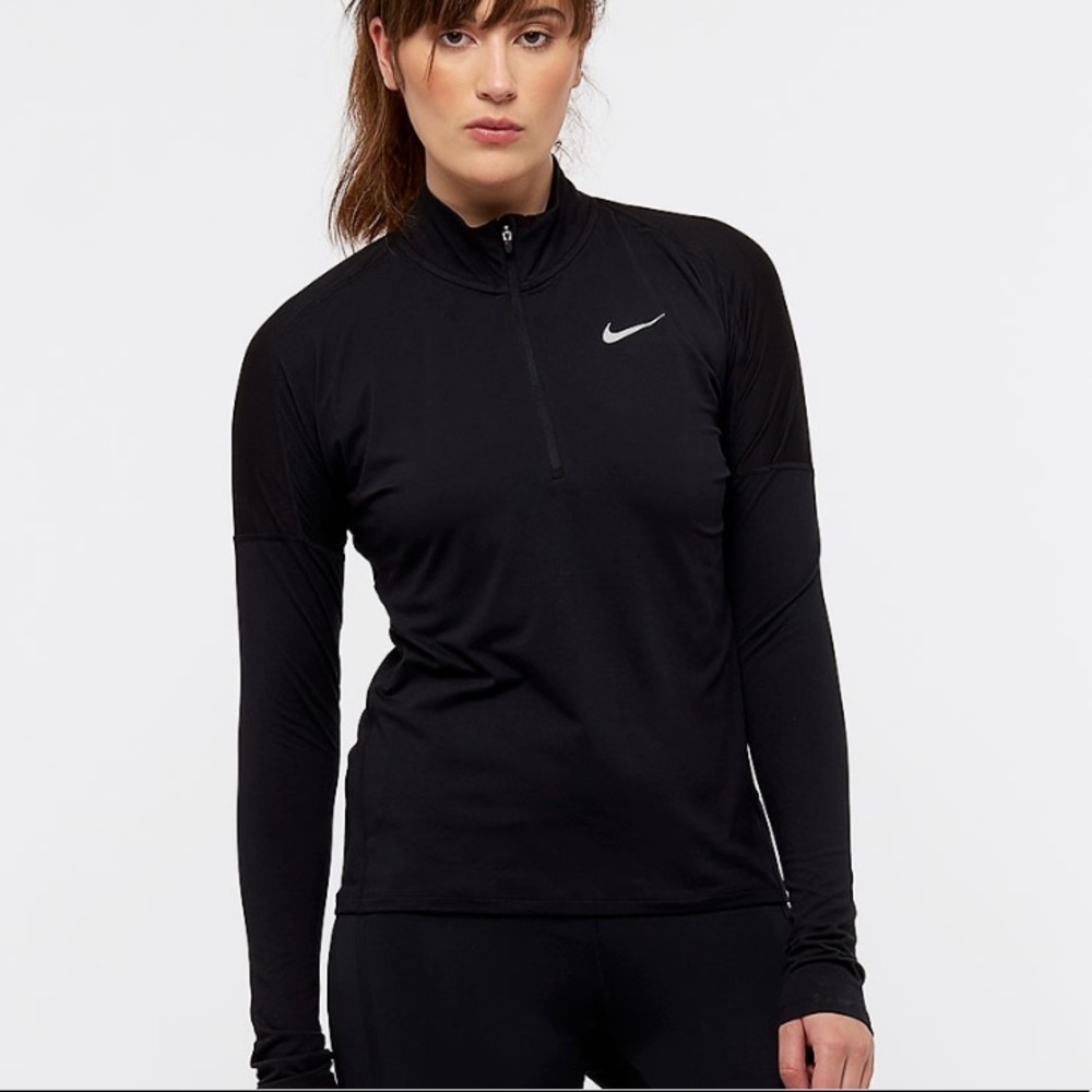 Women’s NIKE half zip small